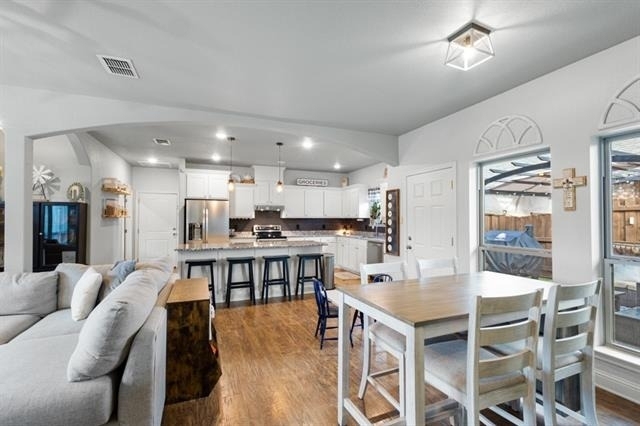500 W Mill Street - Photo 7