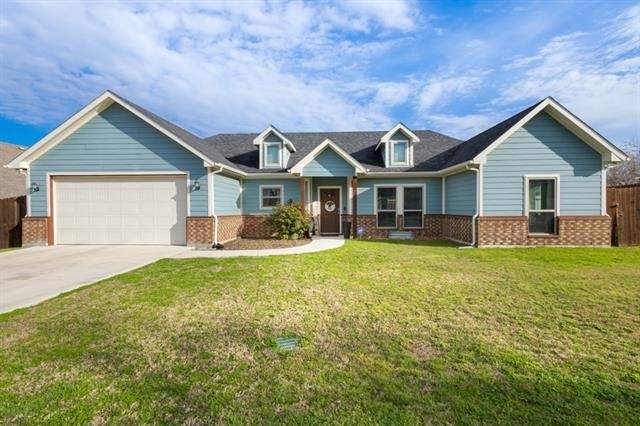 500 W Mill Street - Photo 0