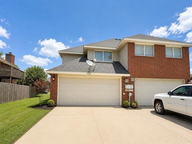 432 Chestnut Lane - Photo 1