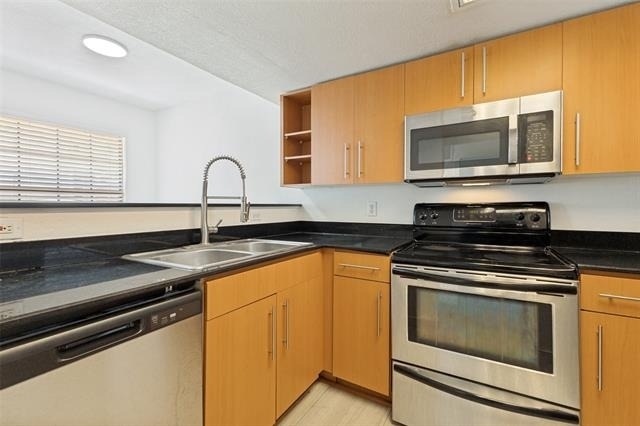 3901 Travis Street - Photo 4