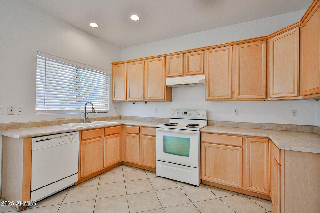 14584 W Watson Lane - Photo 11
