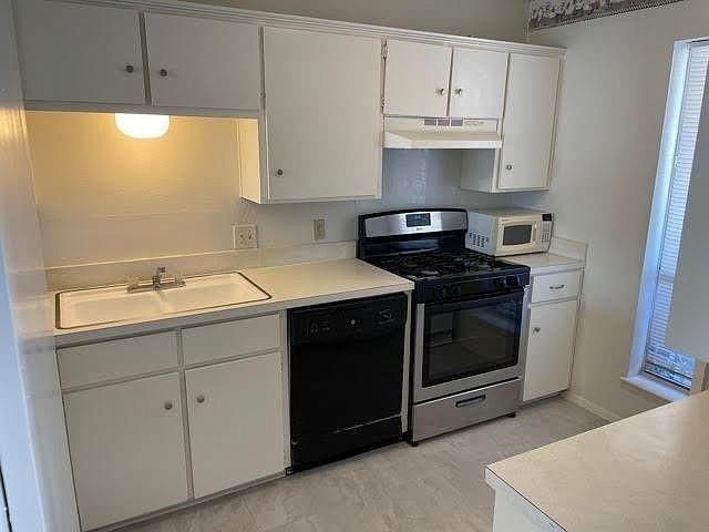 915 N Elm Street - Photo 4