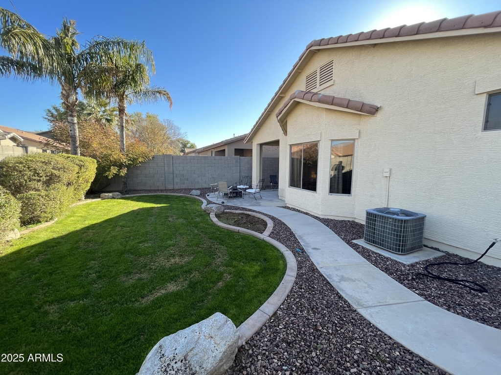 12542 W Honeysuckle Street - Photo 17