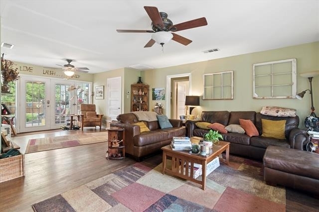 8910 San Fernando Way - Photo 2