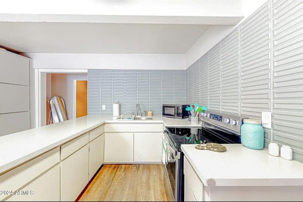 707 E University Drive - Photo 4