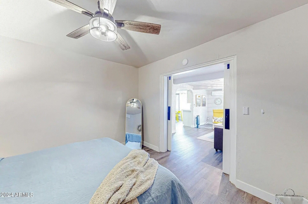 707 E University Drive - Photo 9