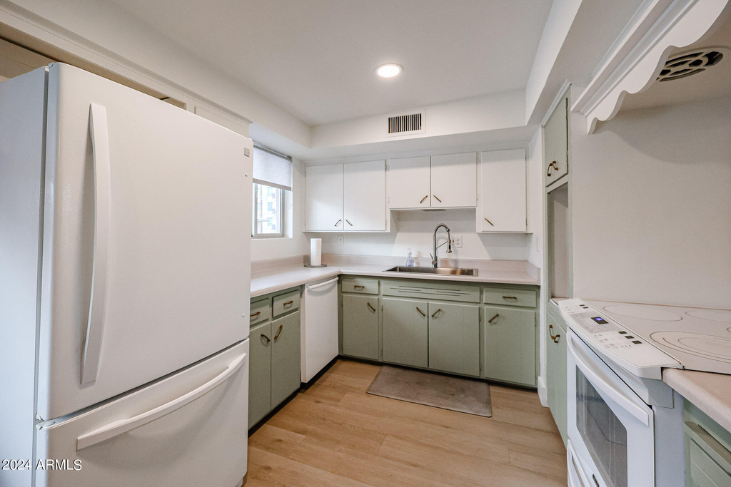 6824 E 2nd Street - Photo 9