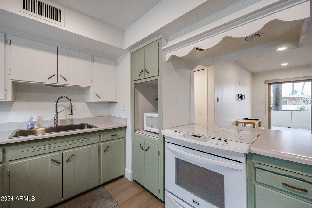 6824 E 2nd Street - Photo 10