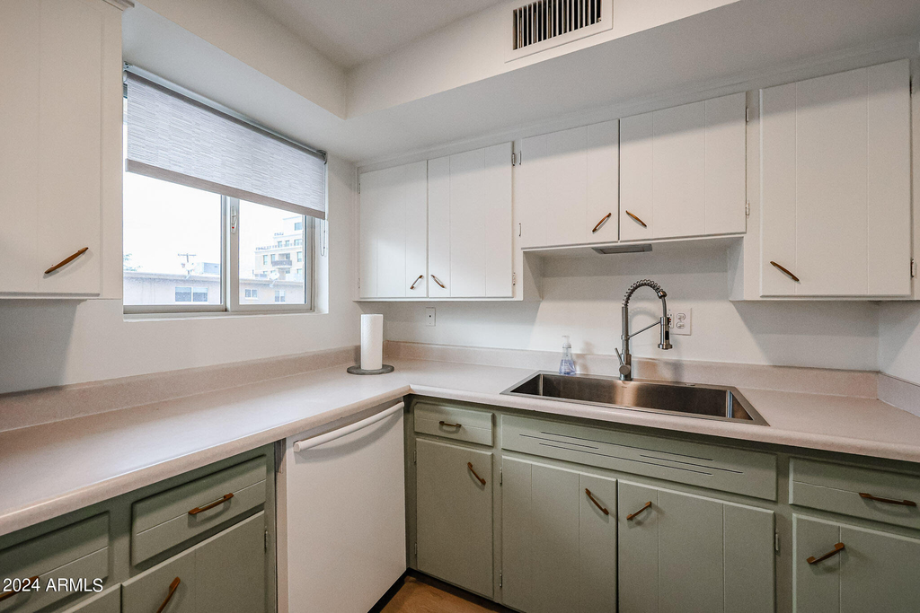 6824 E 2nd Street - Photo 11