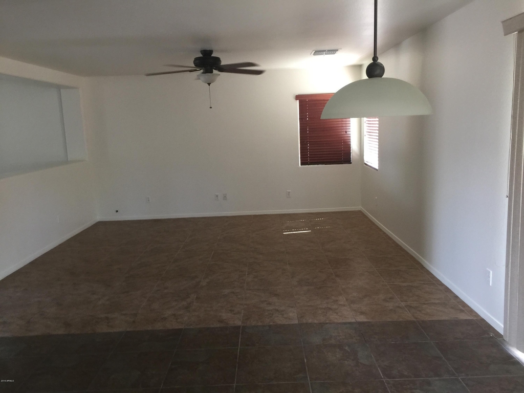 306 S Cactus Street - Photo 2