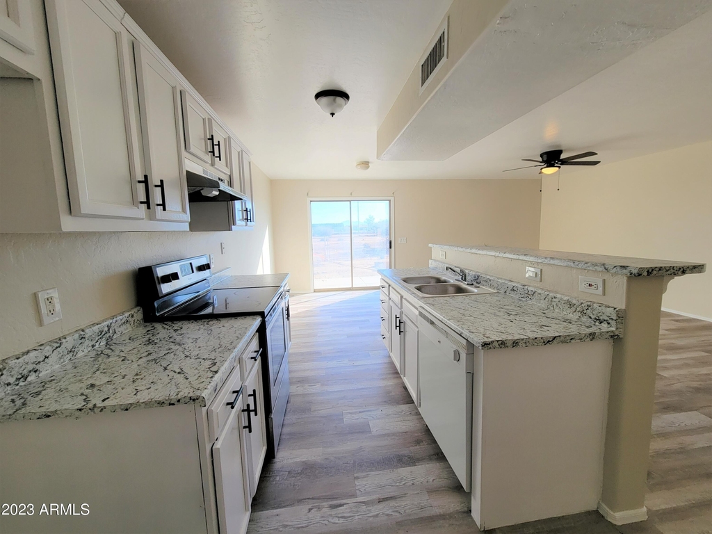 15147 S Yava Road - Photo 5