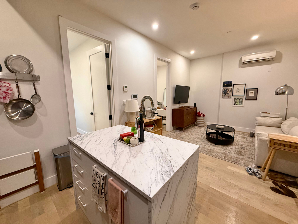 143 Meserole Street - Photo 2