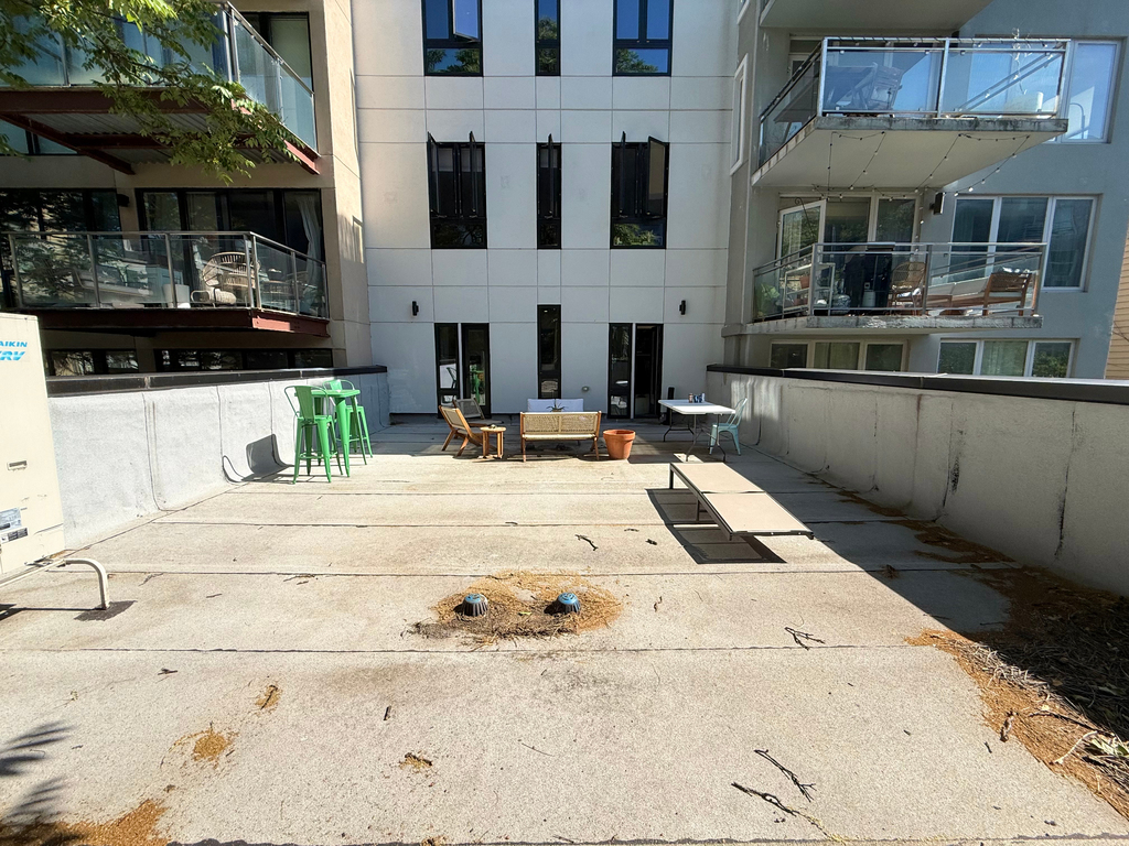 143 Meserole Street - Photo 9