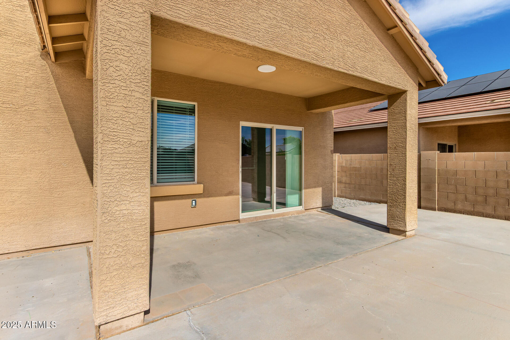 24409 W Sheraton Lane - Photo 36