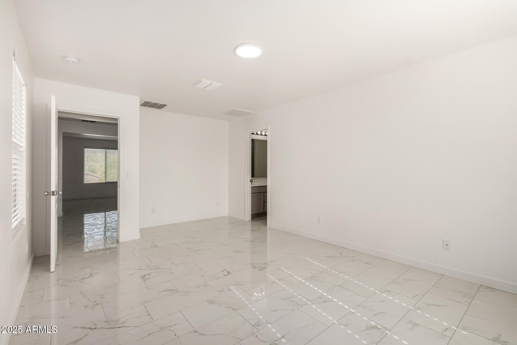 24409 W Sheraton Lane - Photo 17