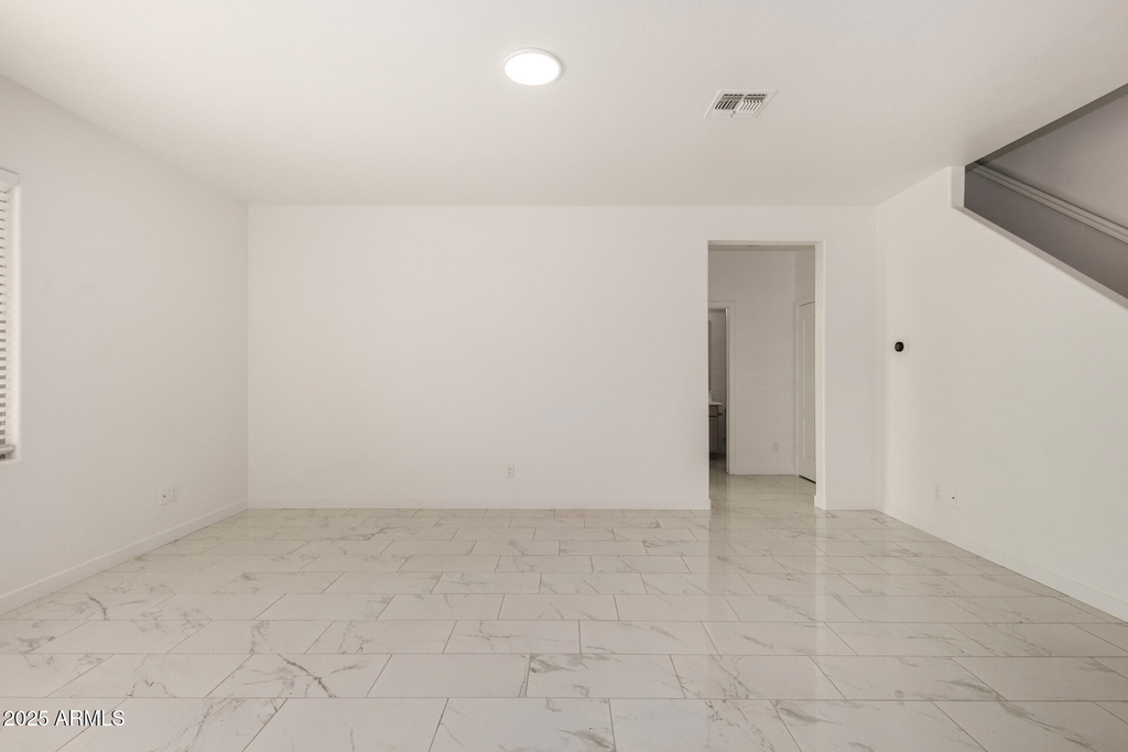 24409 W Sheraton Lane - Photo 8