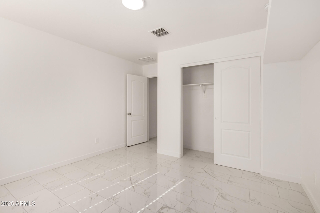 24409 W Sheraton Lane - Photo 30
