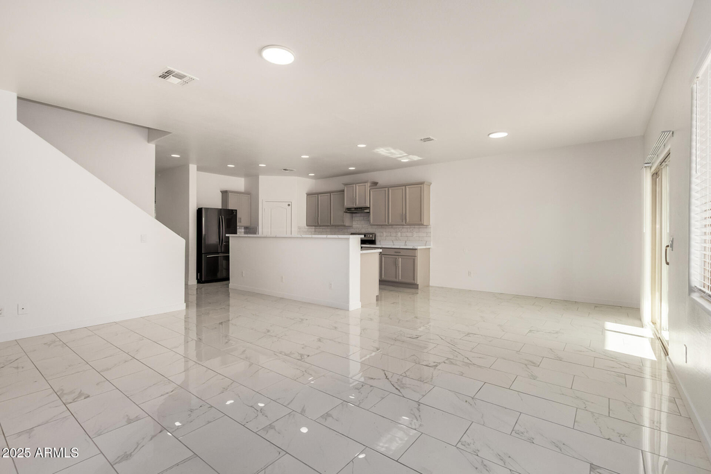 24409 W Sheraton Lane - Photo 7