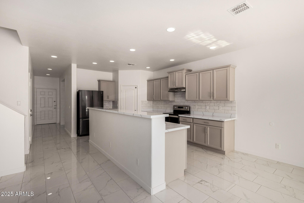 24409 W Sheraton Lane - Photo 10
