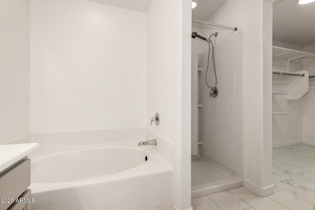 24409 W Sheraton Lane - Photo 19