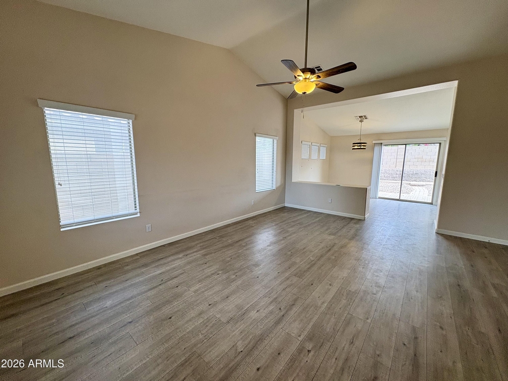 8556 W Carol Avenue - Photo 4