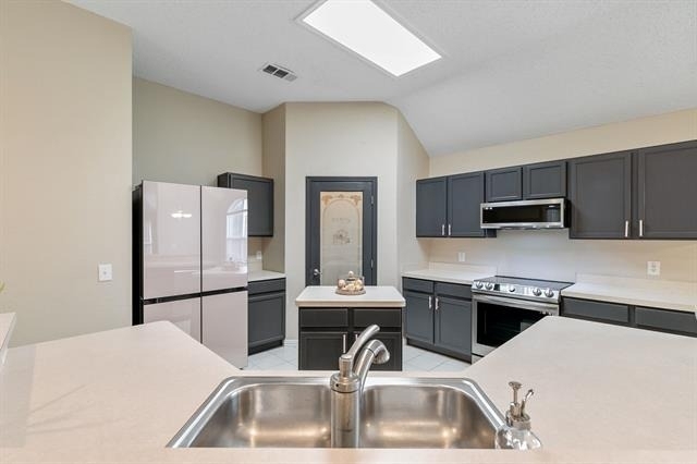 615 Lake Bridge Drive - Photo 8