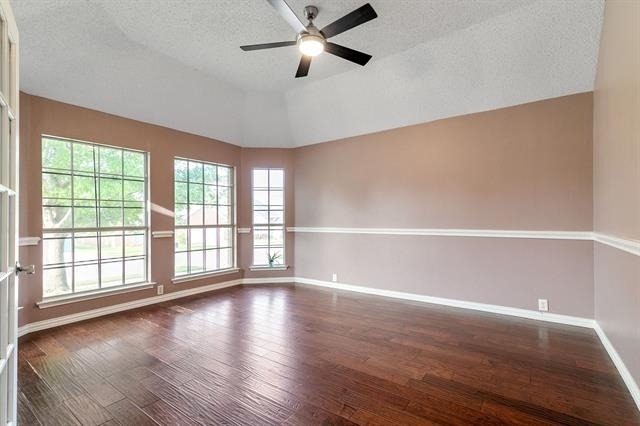 615 Lake Bridge Drive - Photo 11
