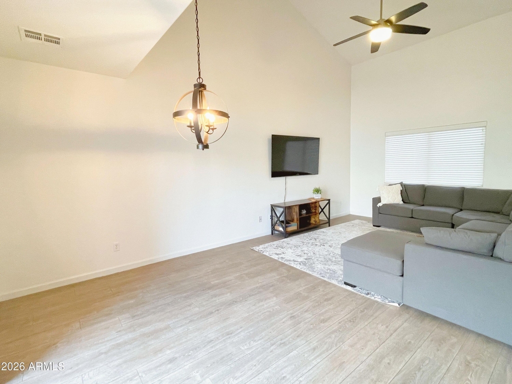 8144 W Beck Lane - Photo 7