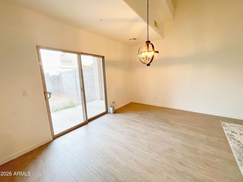 8144 W Beck Lane - Photo 6