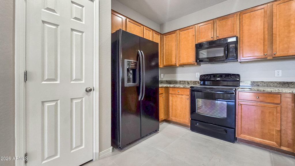 17878 W Desert Wind Drive - Photo 18
