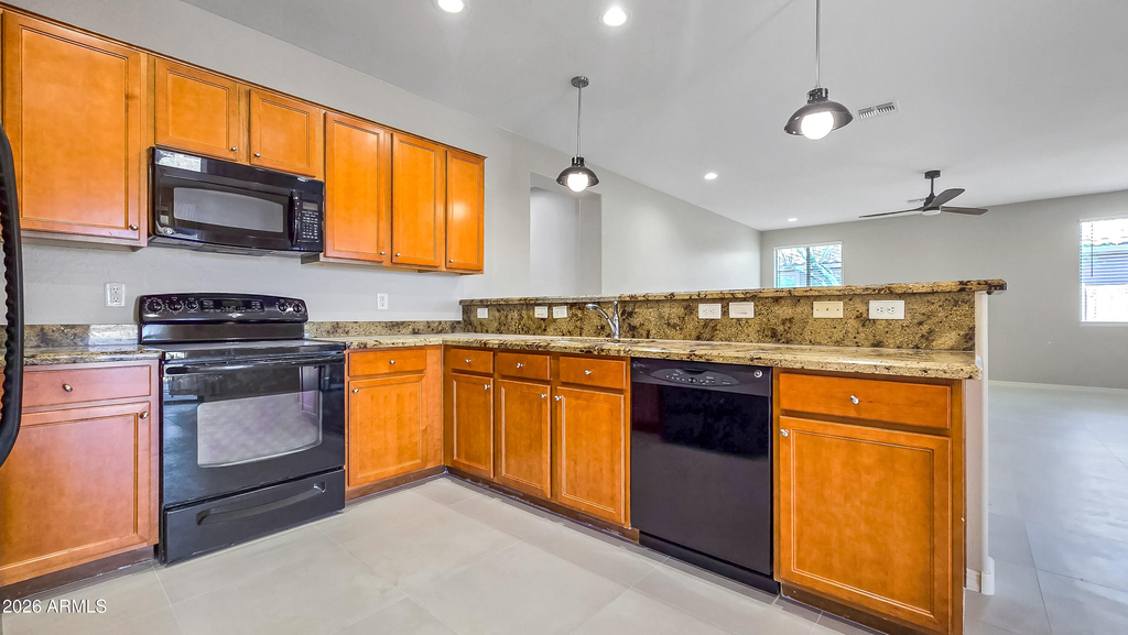 17878 W Desert Wind Drive - Photo 19