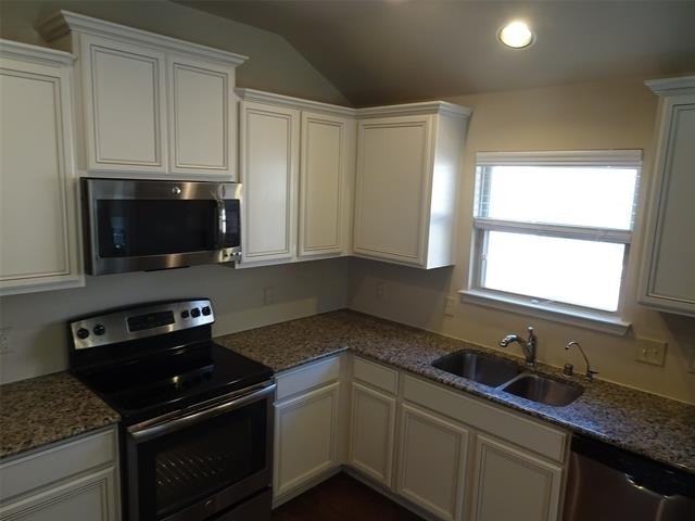 2805 Leslie Lane - Photo 7