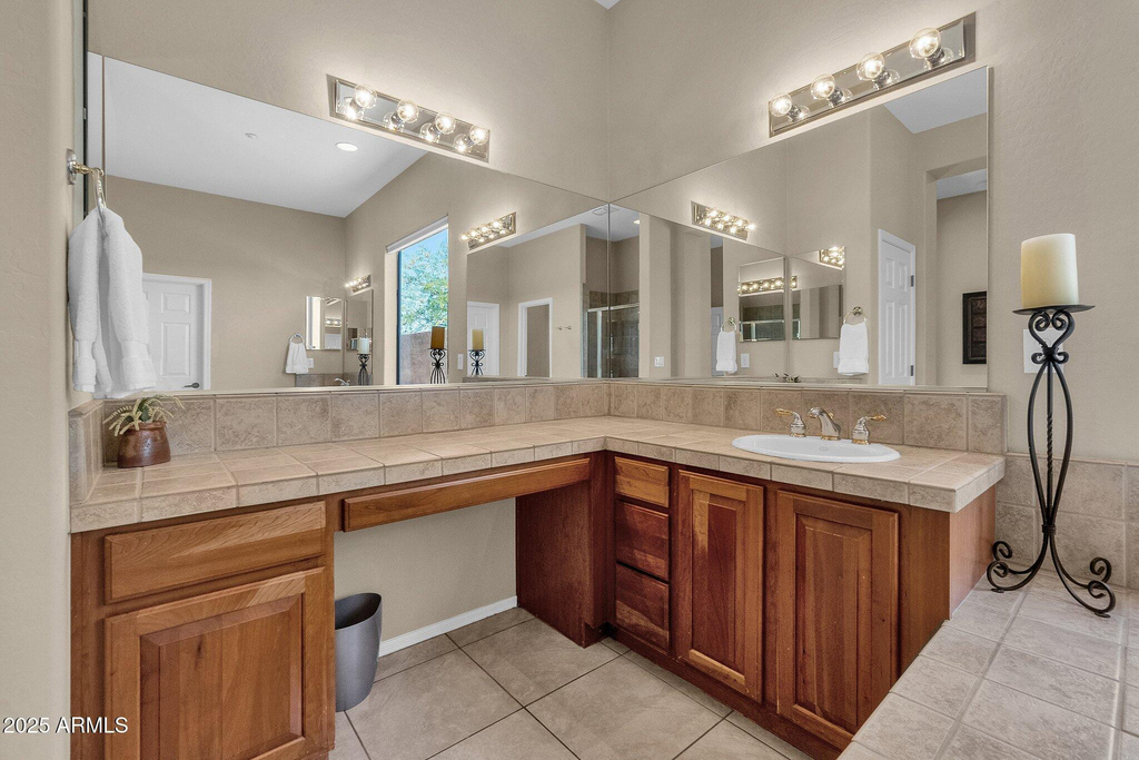 1715 W Ainsworth Drive - Photo 29