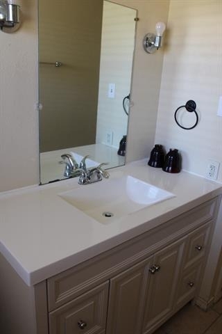 110 E Vanston Lane - Photo 12
