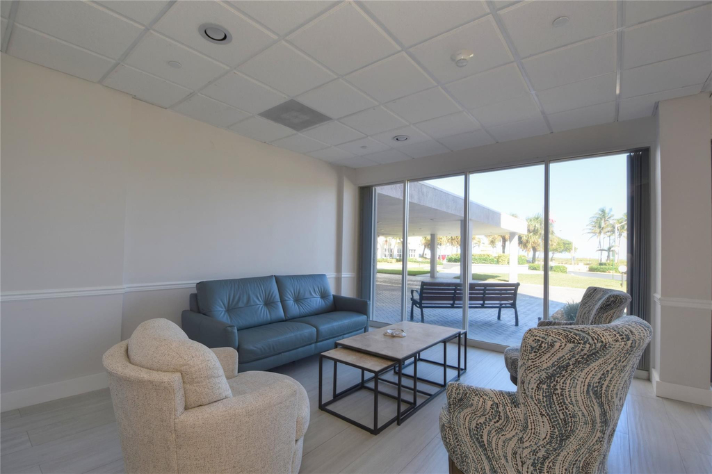 405 N Ocean Boulevard - Photo 32