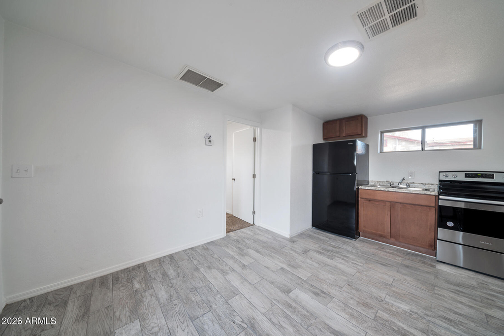 1108 S 33rd Avenue - Photo 2