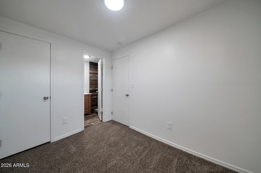 1108 S 33rd Avenue - Photo 6
