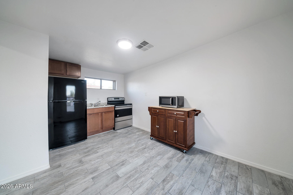1108 S 33rd Avenue - Photo 1