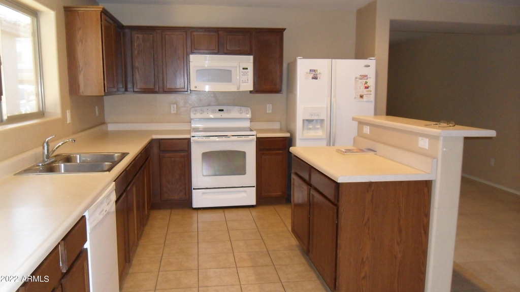 18418 W Westfall Way - Photo 6