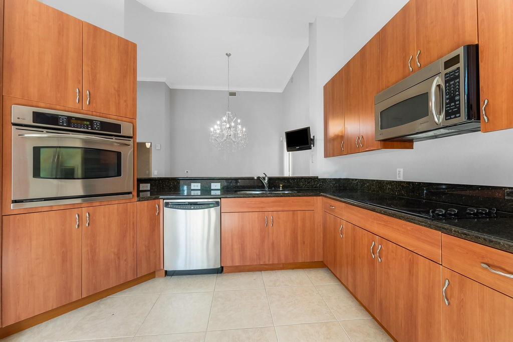 16102 Emerald Estates Drive - Photo 2