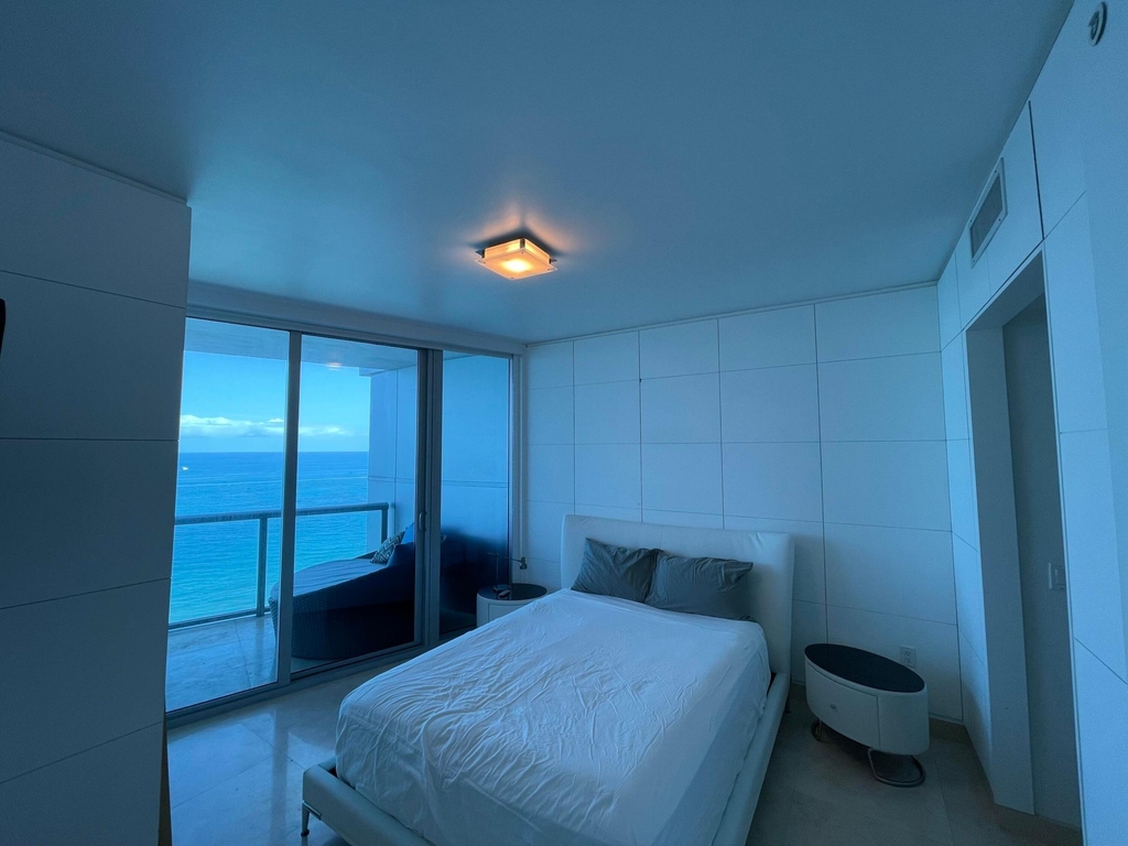 17001 Collins Avenue - Photo 2