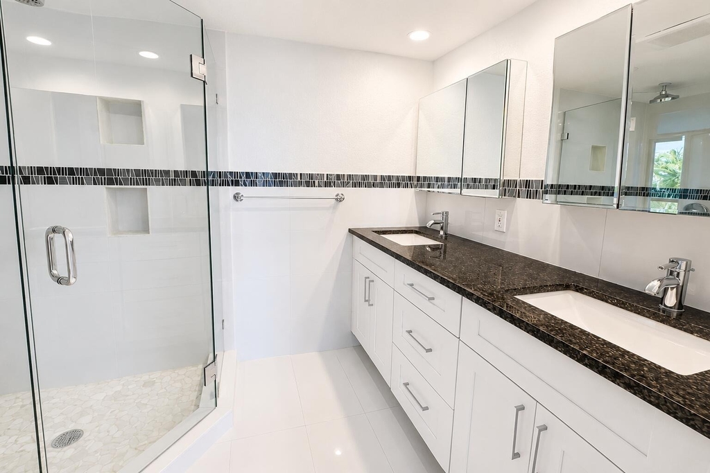 4800 Bayview - Photo 11