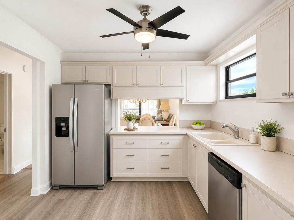 4800 Bayview - Photo 1