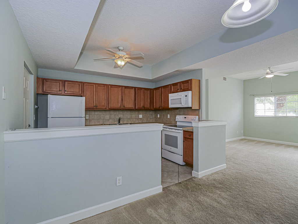 524 7th Square - Photo 9
