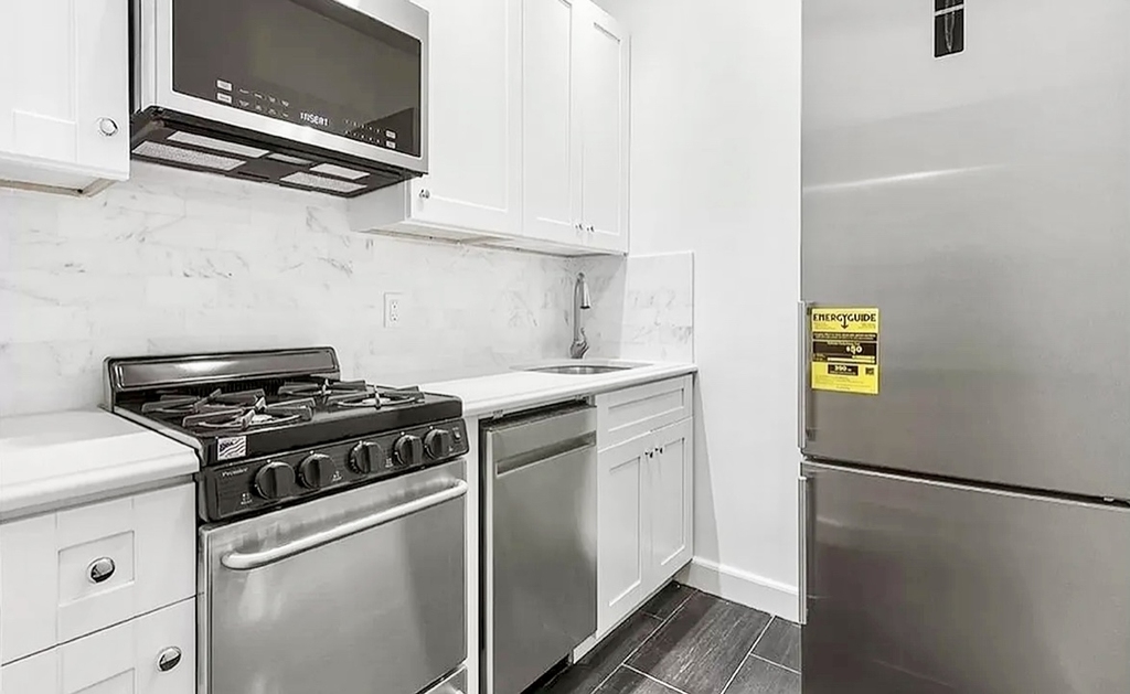1665 York Avenue - Photo 4