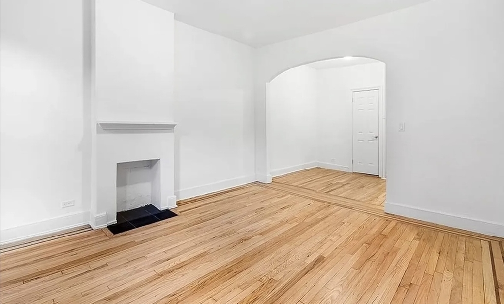 1665 York Avenue - Photo 2