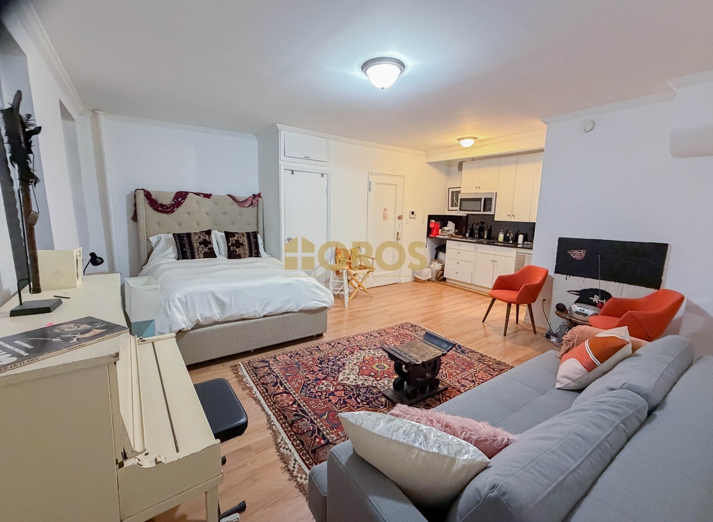 38 Grand Street - Photo 2