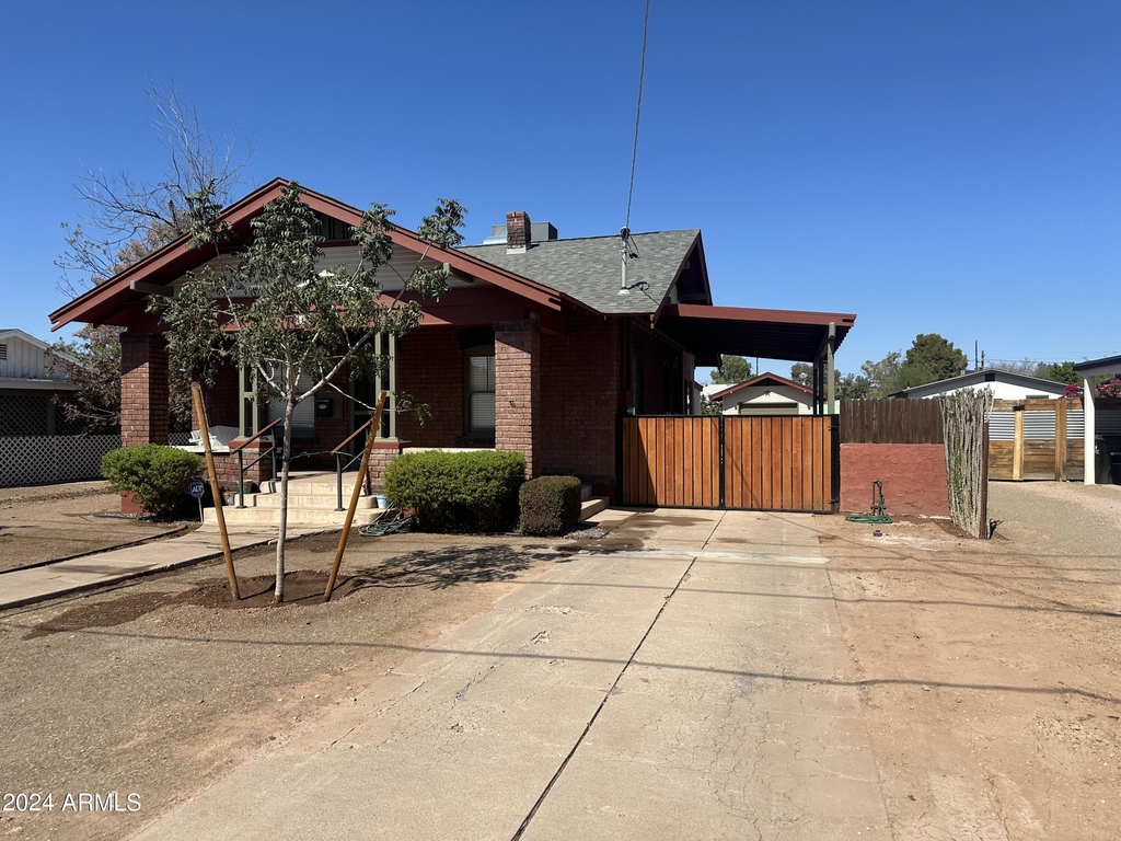 1426 E Sheridan Street - Photo 1