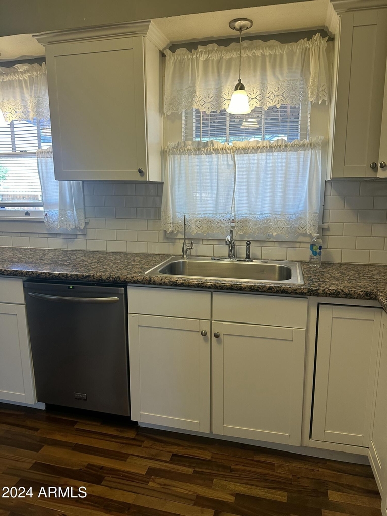 1426 E Sheridan Street - Photo 6