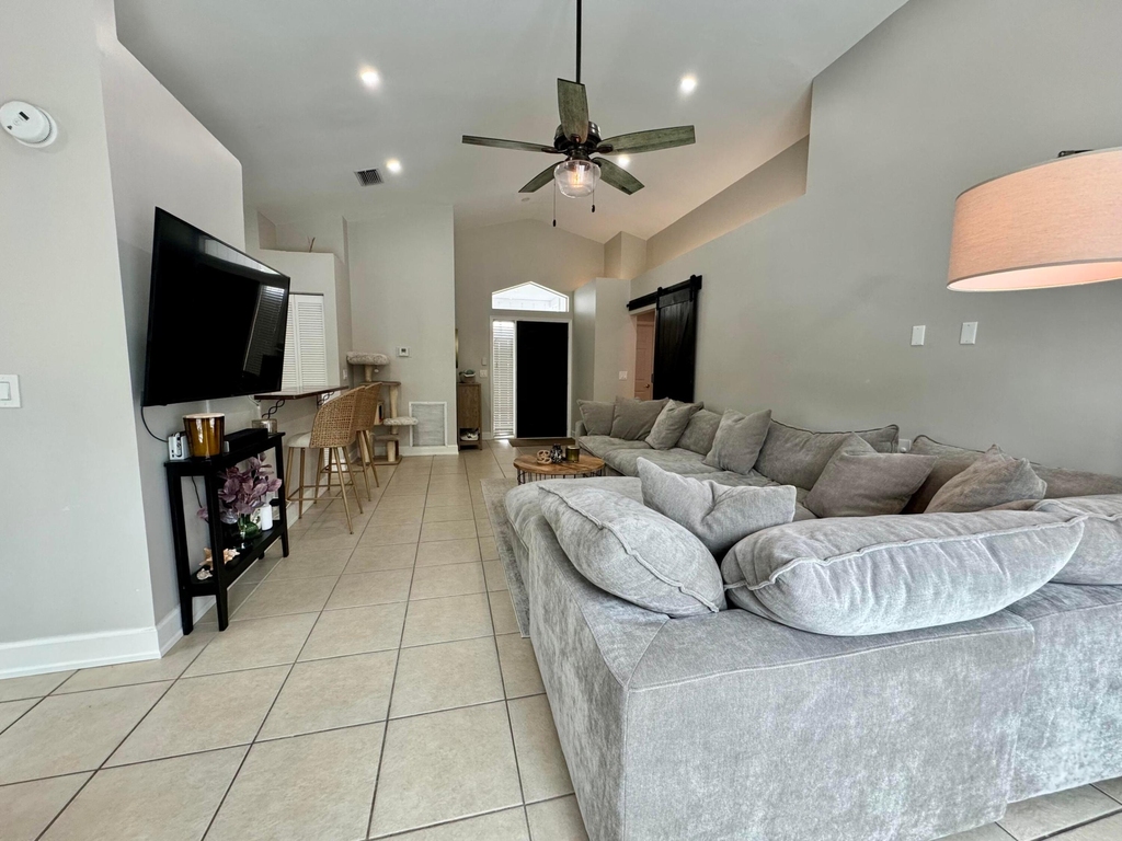 6135 Drake Street - Photo 9